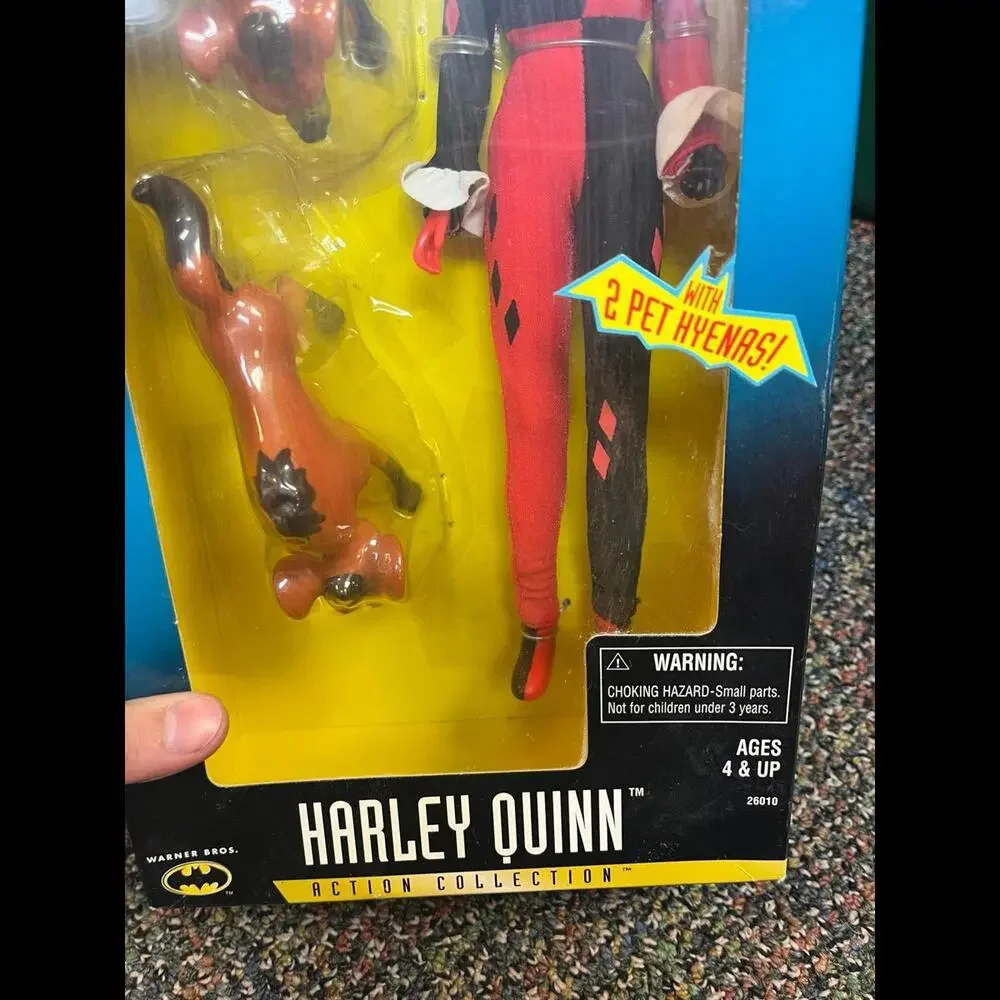 The New Batman Adventures Harley Quinn Action Figure Doll with 2 Pet‎ Hyenas NIB